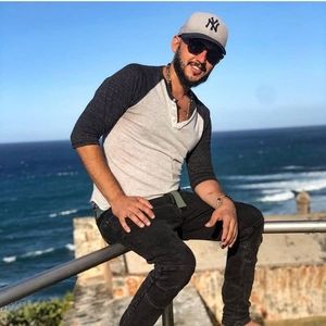 Meet your Posher, Candido